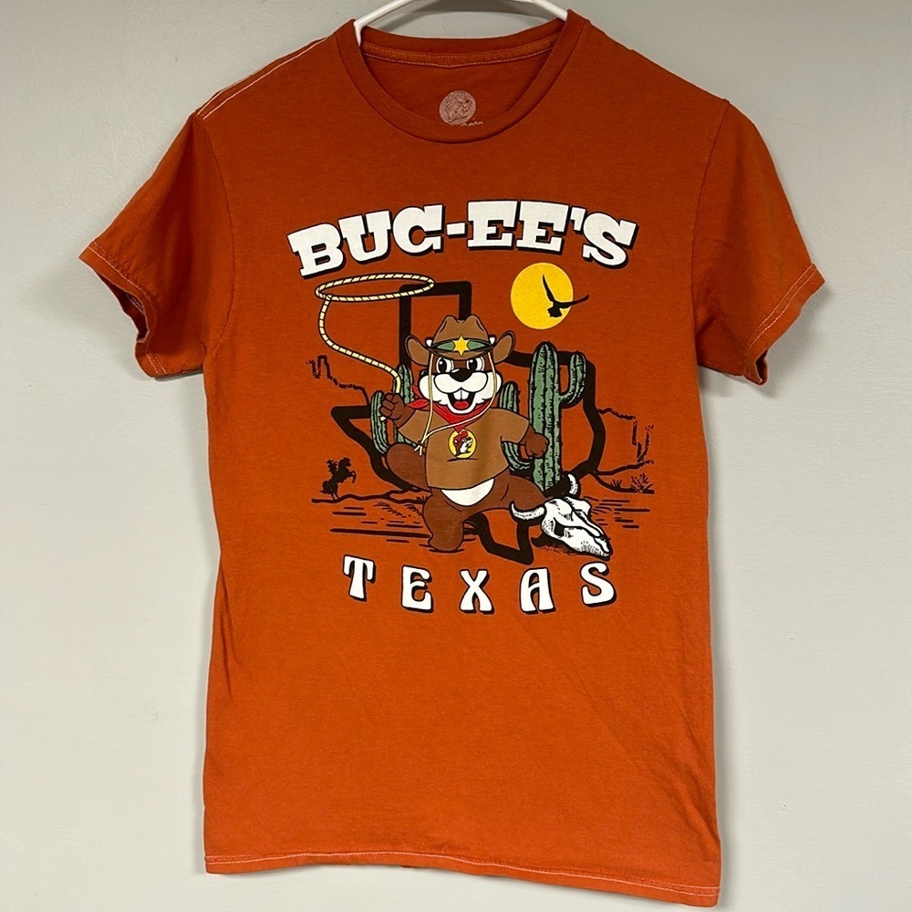 The one & only famous Buc-ee’s Texas Graphic T-Shirt!  Size: Adult Small